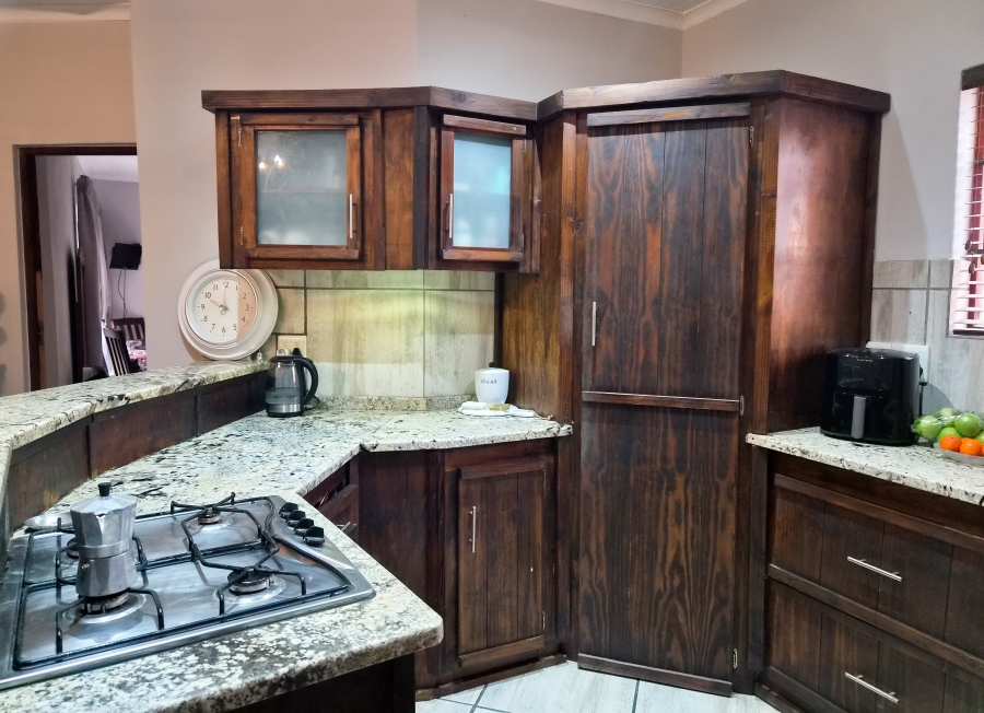 3 Bedroom Property for Sale in Mooivallei Park North West
